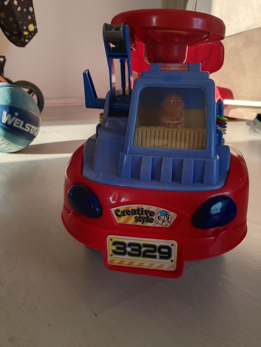 Само колата е използвана, но и тя е като нова