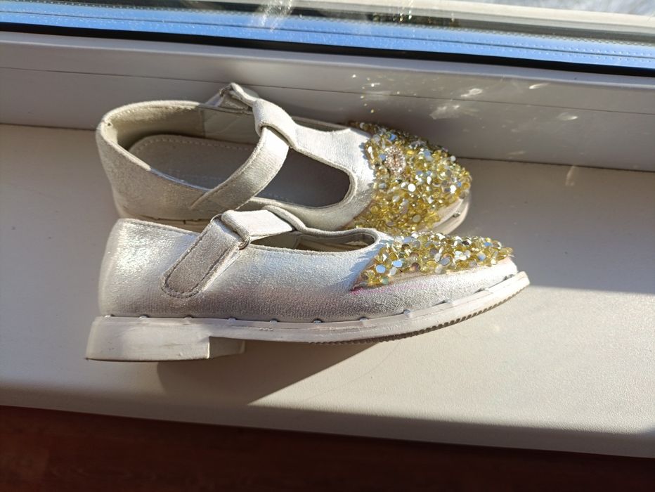 Платье белое пышное +туфли 29 размер