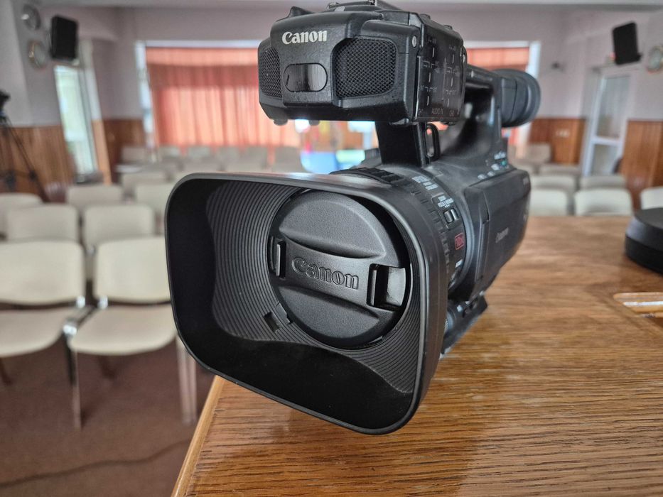 Camera video profesionala Canon XF100
