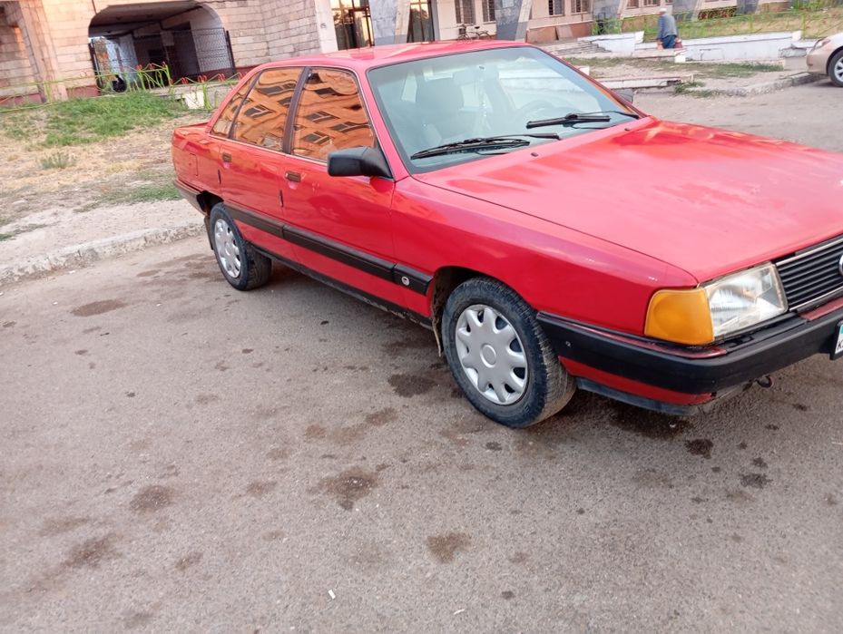 Ауди 100 сатылады