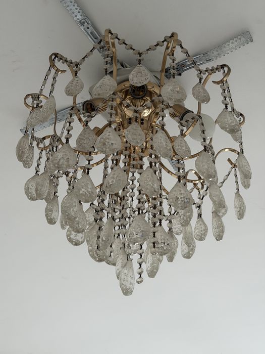 Люстра б/у очень красивая