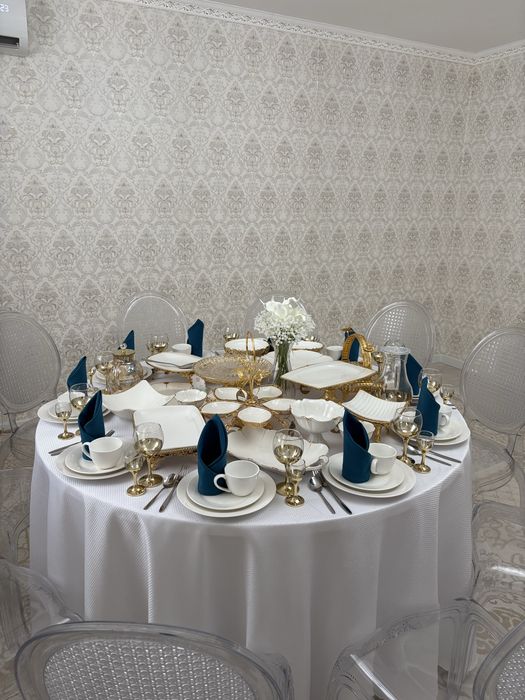 Стол ыдысымен арендаға беріледі.