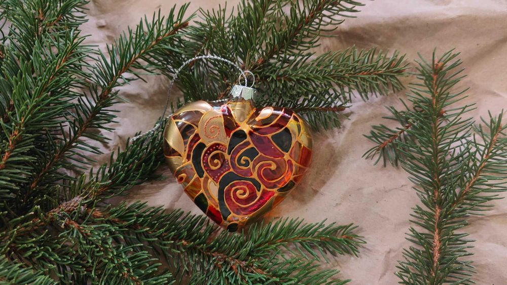 Коледни стъклени топки, ръчно рисувани