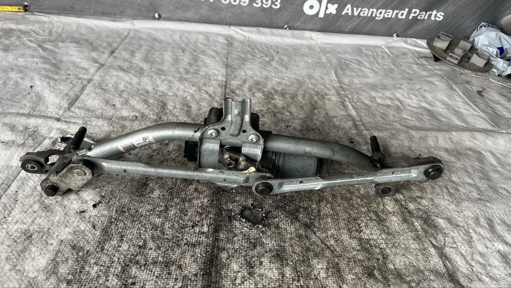 Peugeot 207 208 механизъм чистачки