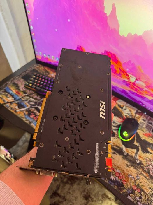 Vand placa video GTX 1070 MSI 8gb VRAM SIGILIU PE SURUB