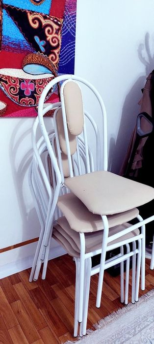 Продам стулья, ковер и диван