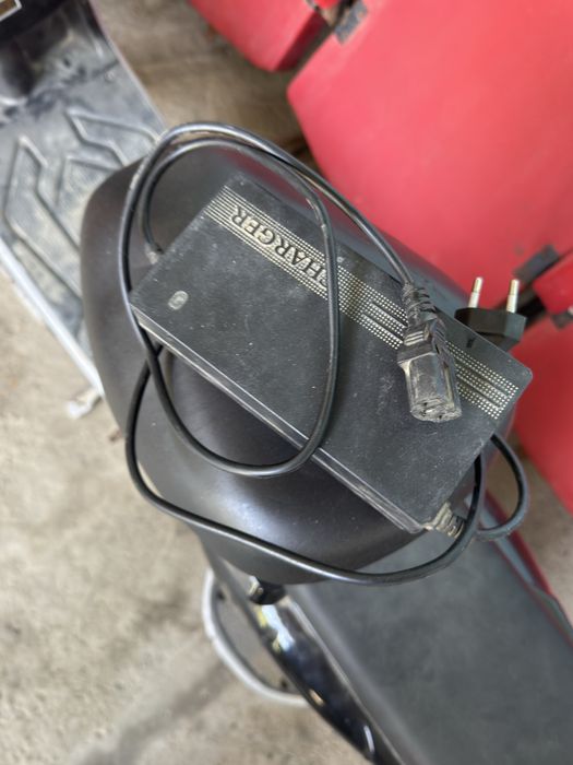 Skuter sotiladi 100$