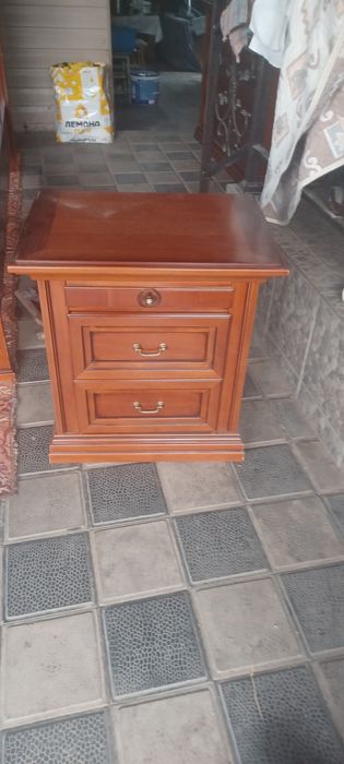 Продам спальный гарнитур без шкафа