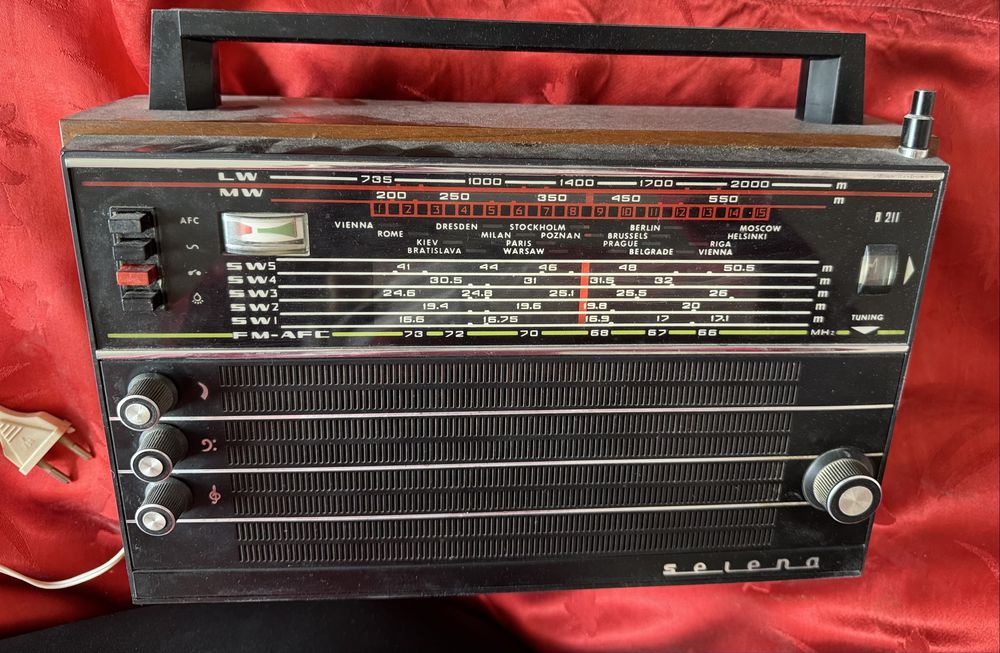 Ретро радио-транзистор Селена В211
