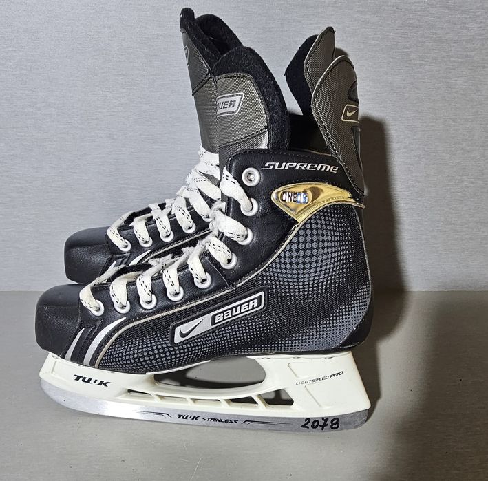 Patine 2078 hochei hockey  Bauer Nike Supreme  One 05 marime  41-42  (26,5    cm lungime interioara).