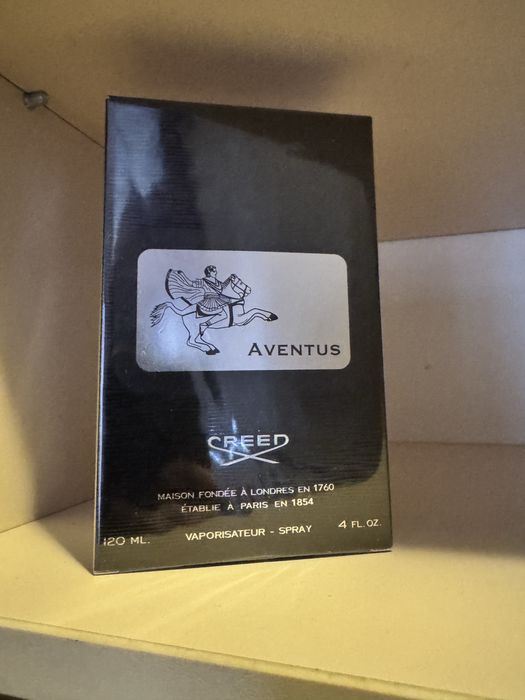 Creed Aventus в упаковке