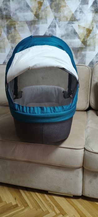 Бебешка количка със зимен и летен кош