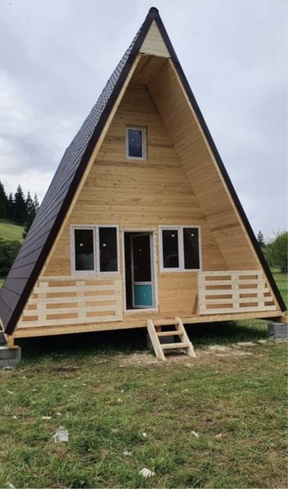 Vand cabane tip A frame la cheie