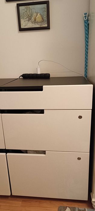 Mobilier comercial depozitare fronturi MDF alb superlucios