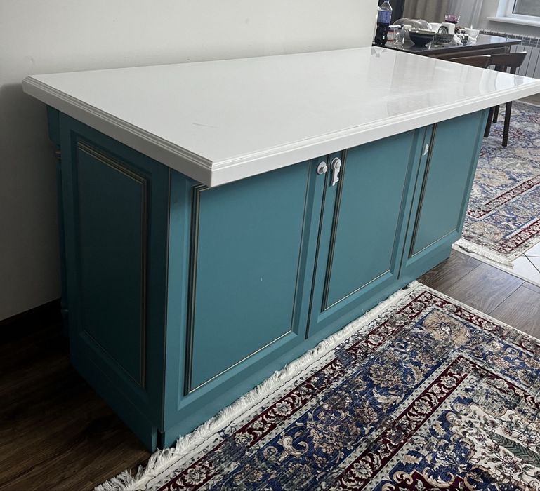 Продам витрину цветочный, остров