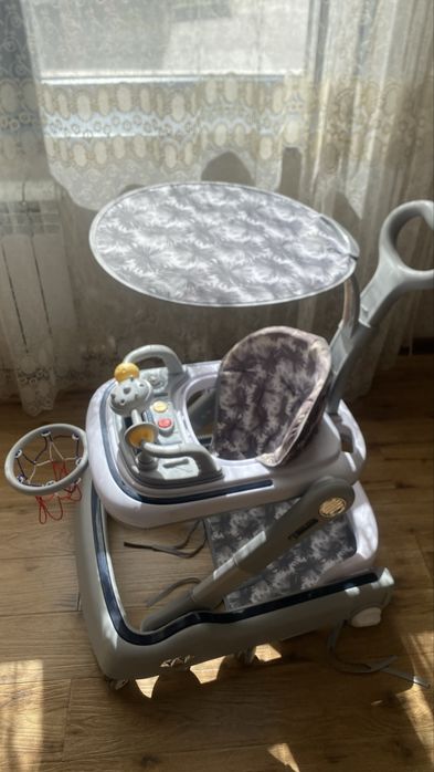 Продаются ходунки , и автокресло