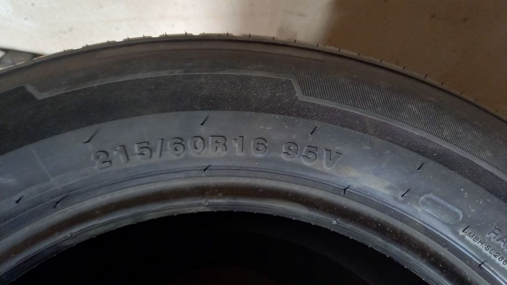 Летние шины новые 215/60/r16