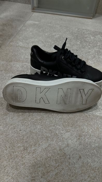 DKNY Сникърс N39 естествена кожа, употребявани, много добро състояние