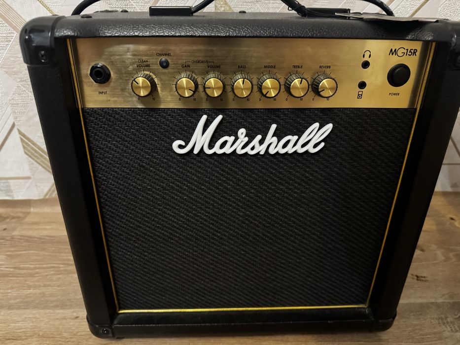 Гитара, бас гитара, барабанная установка, комбик