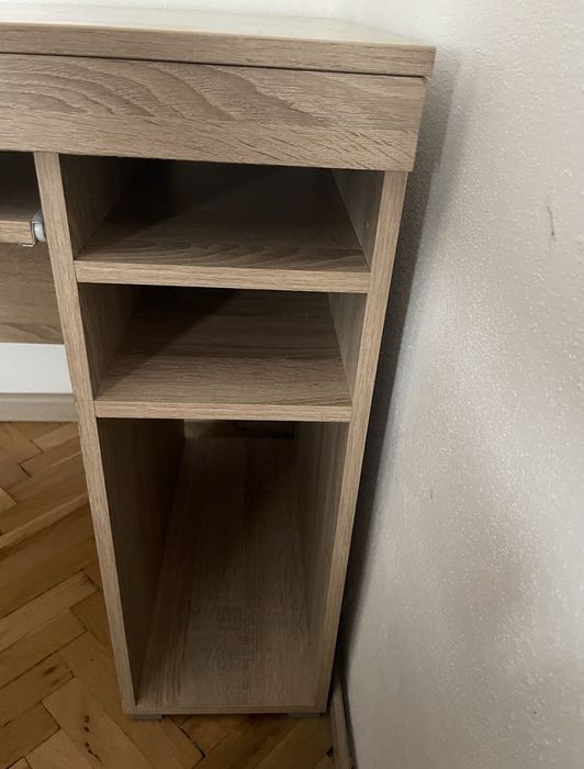 Birou modern spatios elevi, copii, studenti ca nou