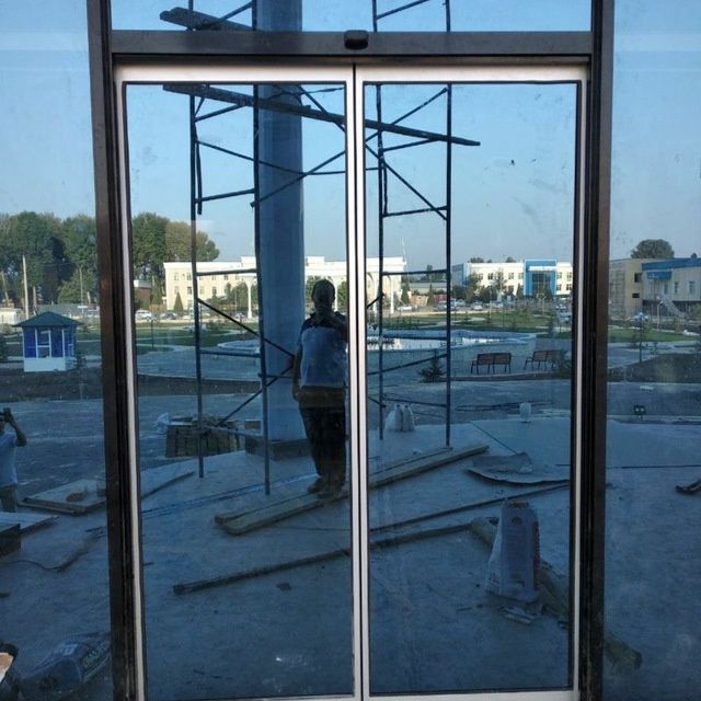 Foto dver termo steklanni tazvijnoy