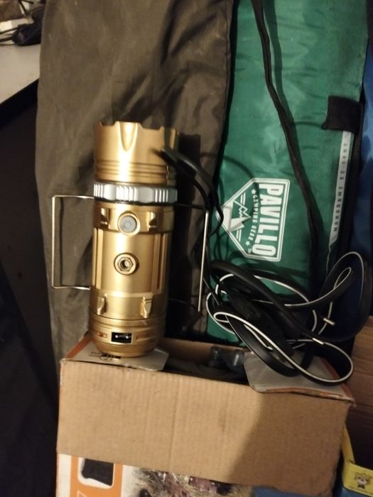 Vând cort, scaun pliabil, lampă