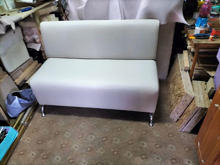 Продам стул в прихожую