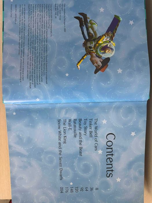 Carte Disney cu 8 povești – Magical Story Treasury, hardcover, engleză, 240 pagini