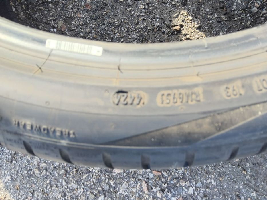 4 БР ГУМИ 255/40/21. 235/45/21 ЦОЛА.    ГУМИТЕ СА PIRELLI. ДОТ 4424
