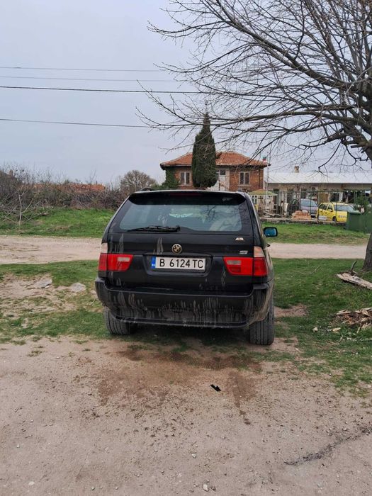 БМВ Х5 Гаражна кола