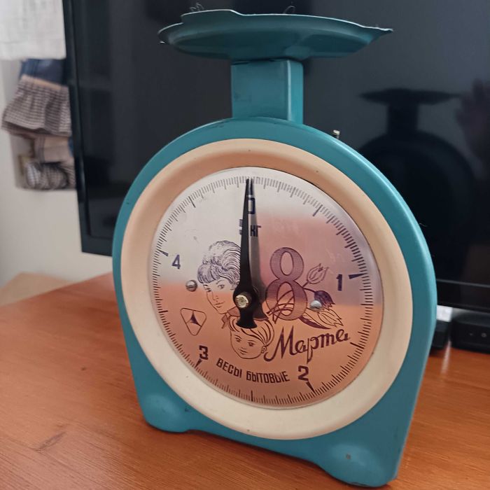 Ретро кантар с надпис за 8-ми март