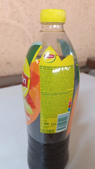 Продам чай липтон персик 1.5 л