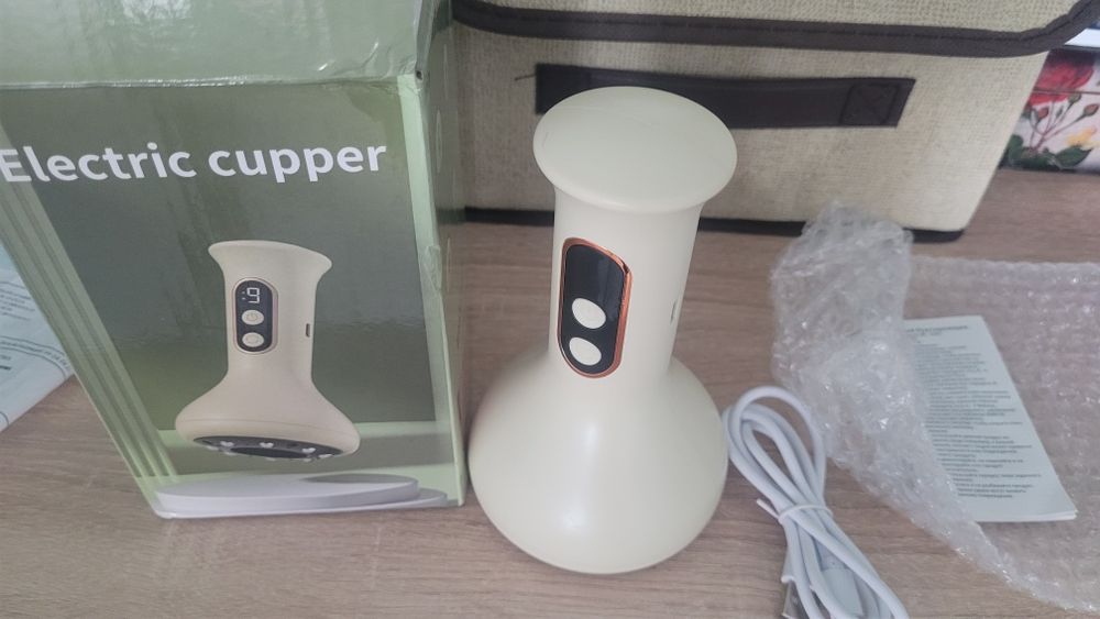 Уред с вакум за извайва на силуета