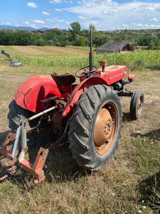 Vând tractor in stare buna de fuctionare