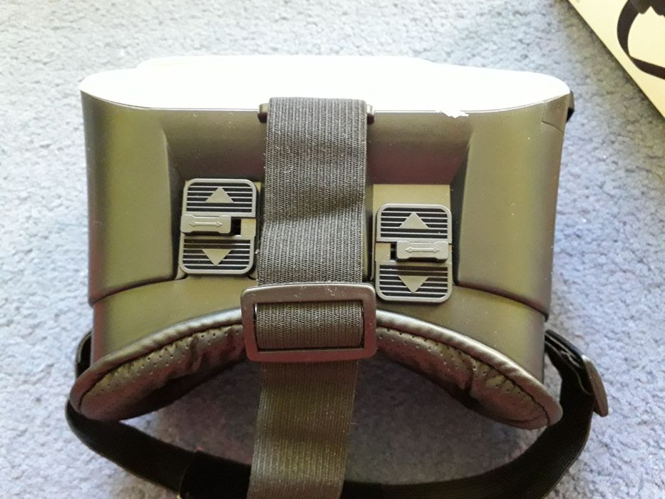 Vând ochelari 3D BOX