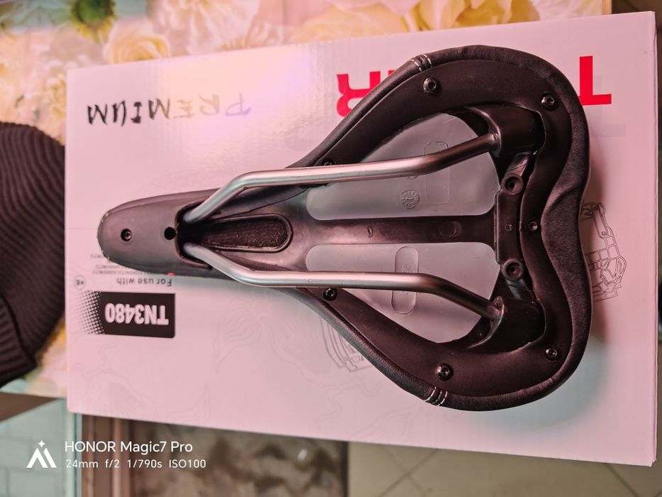 Седалка Charge Spoon