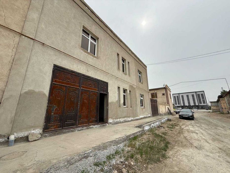 4 sotiqli hovli sotuvga qoyilyapti. Barcha xujjarlari joyida.