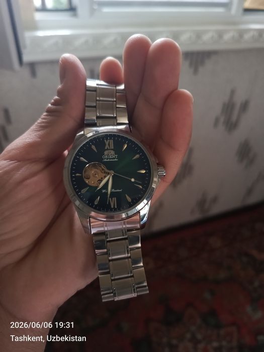 Orient mexanik qoʻl soati sotiladi