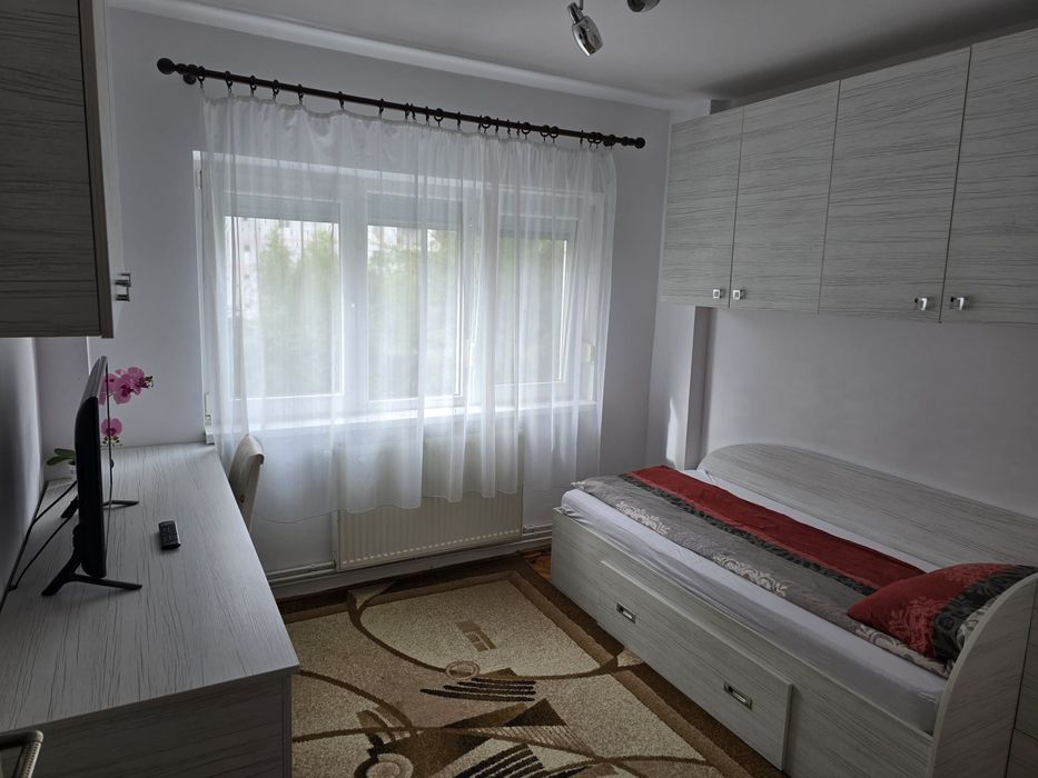 Apartament 2 camere de închiriat