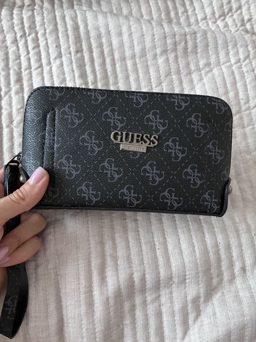 Портмоне чанта Guess