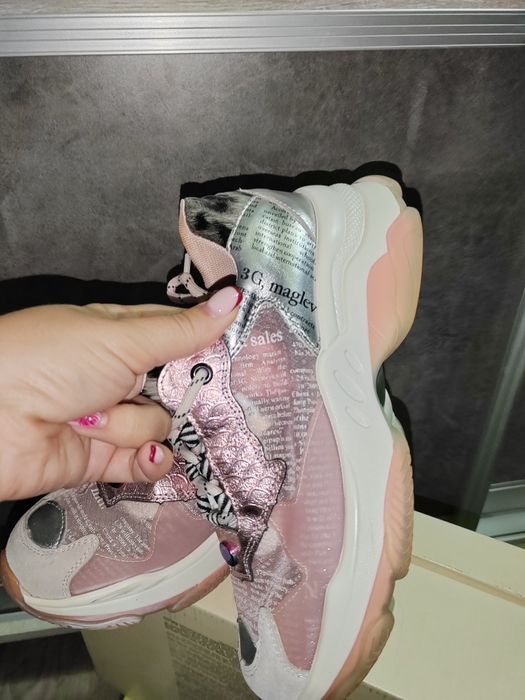 Кроссовки летние, размер 36-37