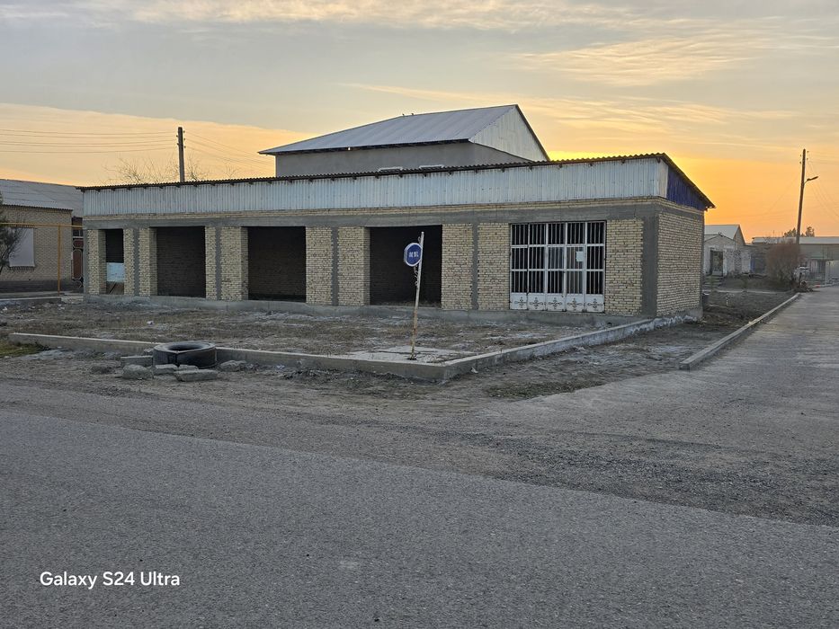 Савдо ва хизмат курсатиш дуконлари сотилади