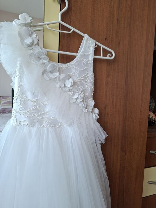 Шаферска рокля за 8-9 годишно момиче