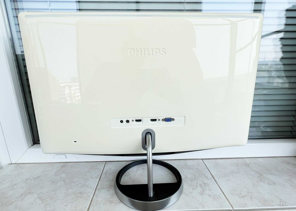 Монитор Philips Moda 23.6” LED