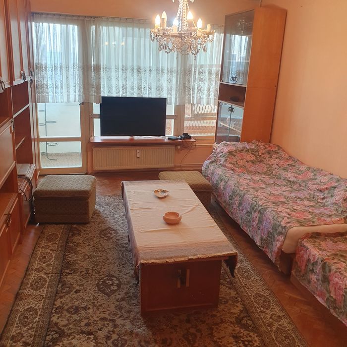 Четиристаен апартамент в кв.Младост 2 близо до ледената пързалка.