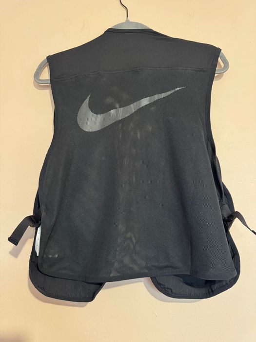 Nike Men's Blue Fc Detachable Vest.