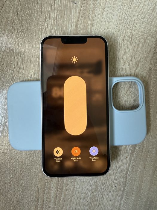 iPhone 13/256 gb/АКБ 95 %/White/идальное состояние