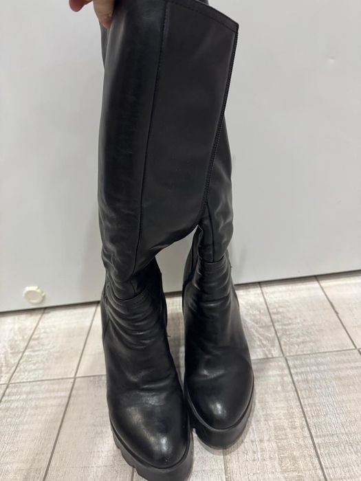 Продам женские сапоги