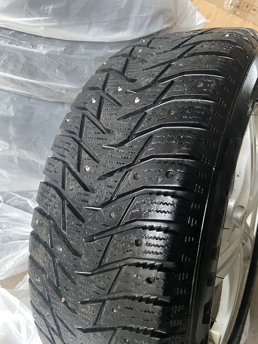 Продам зимние шины с дисками
