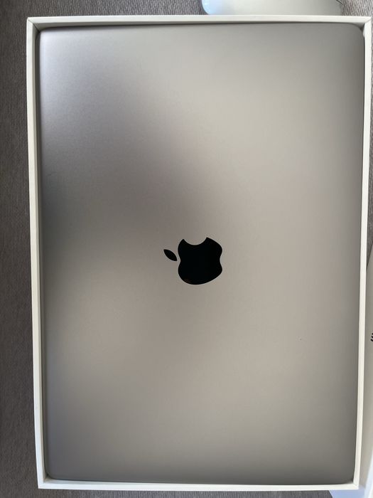 Продам macbook m1 air